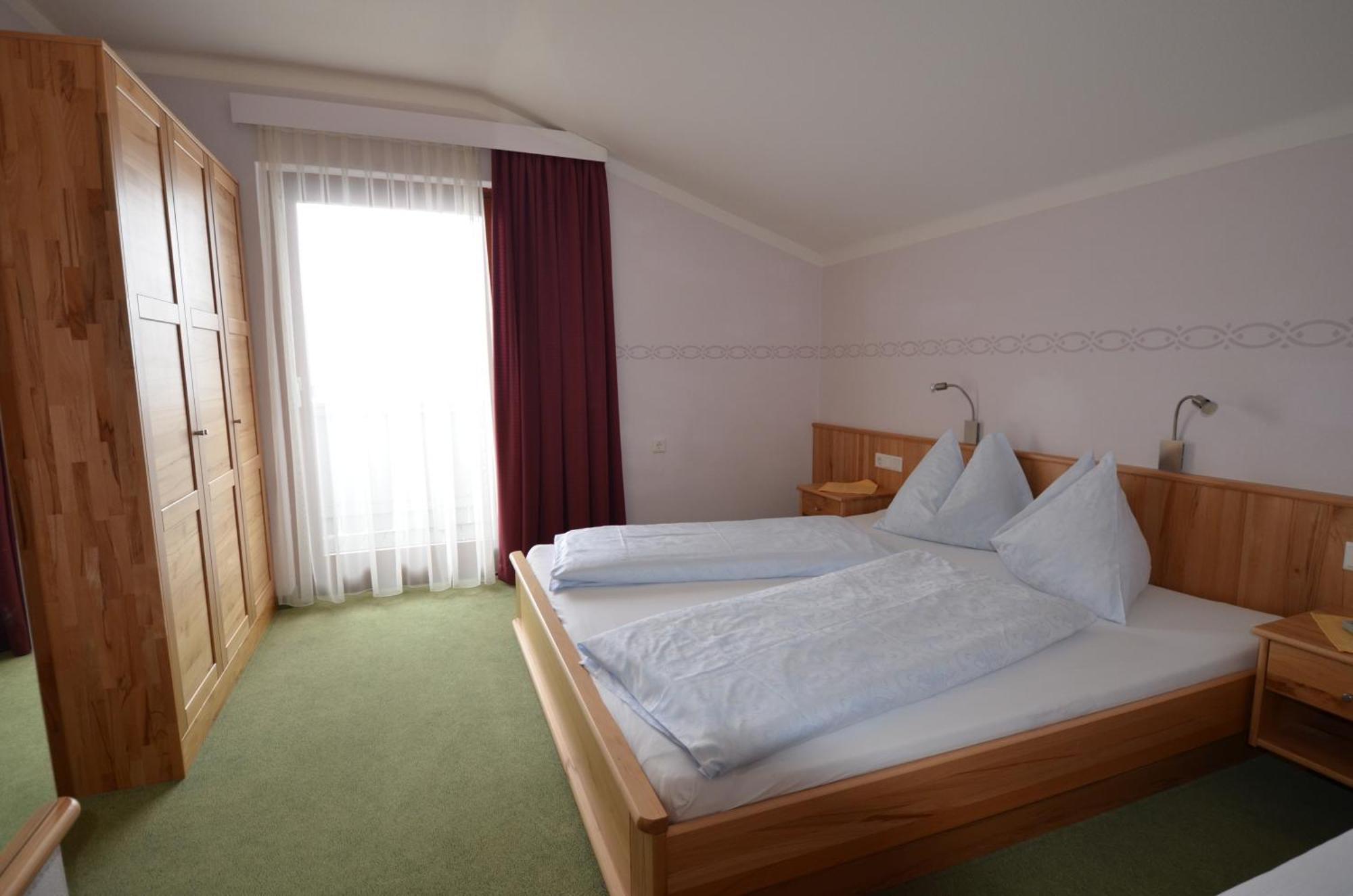 Appartements-Pension Lindenheim Schladming Room photo